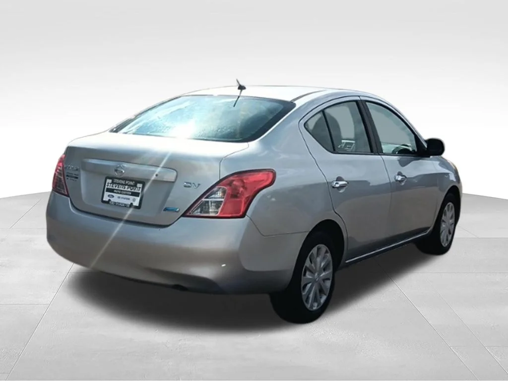 Used 2012 Brilliant Silver Metallic Nissan 1.6 SV image 7