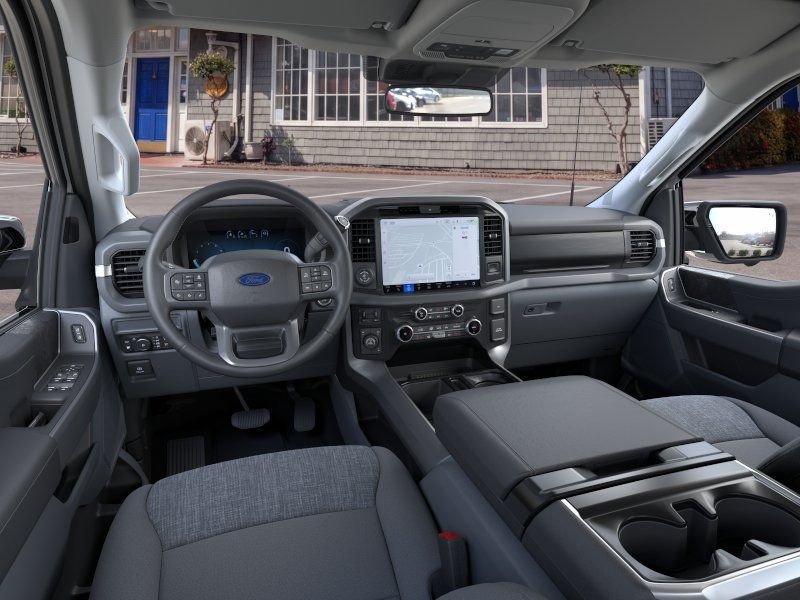 New 2025 Space White Metallic Ford XLT image 9