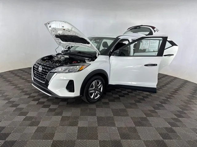 Used 2023 White Nissan S image 10