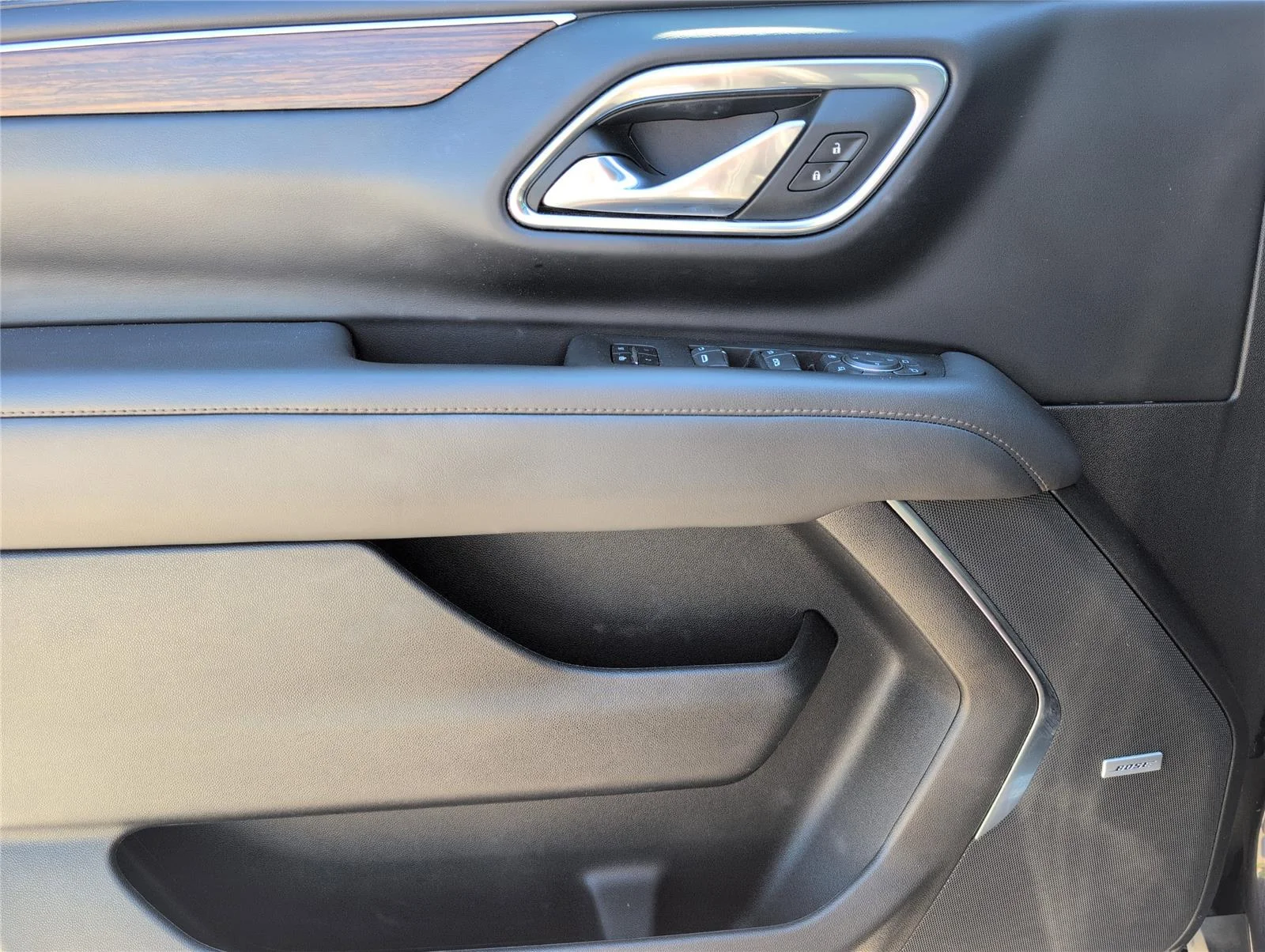 Used 2023 Dark Ash Metallic Chevrolet High Country image 15