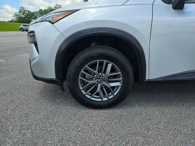 Used 2024 Silver Nissan S image 27