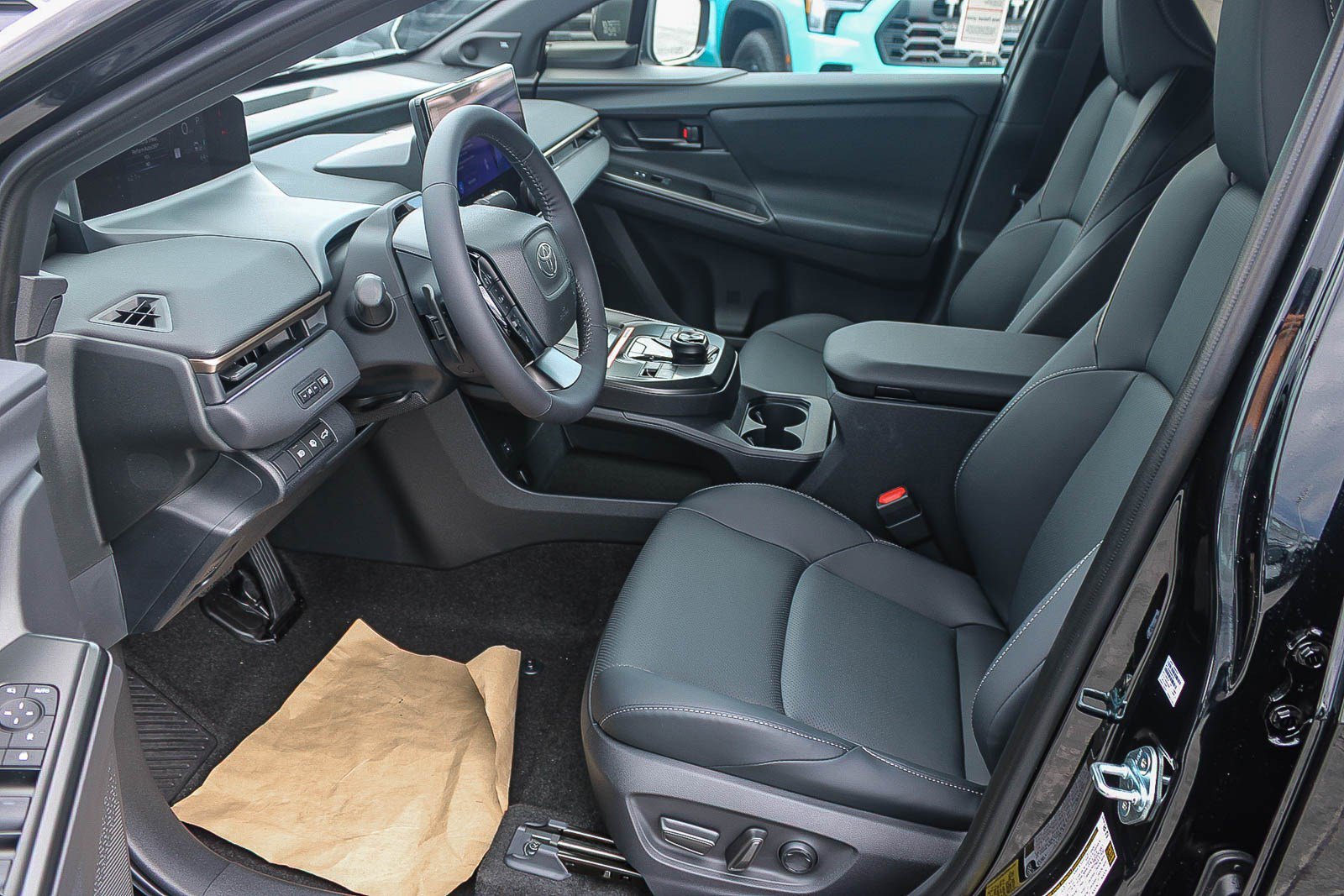 New 2026 Heavy Metal with Midnight Black Metallic roof <sup>1</sup> Toyota  Limited image 18