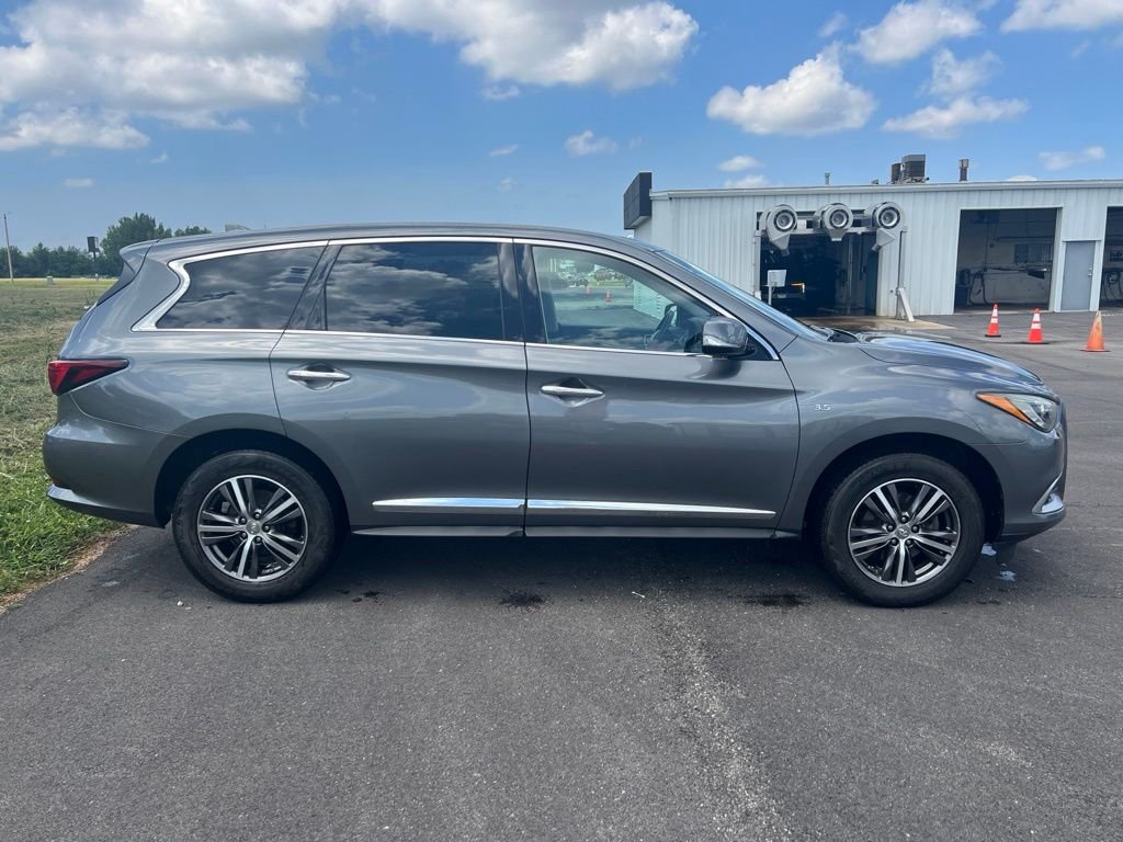 Used 2016 Graphite Shadow INFINITI Base image 2