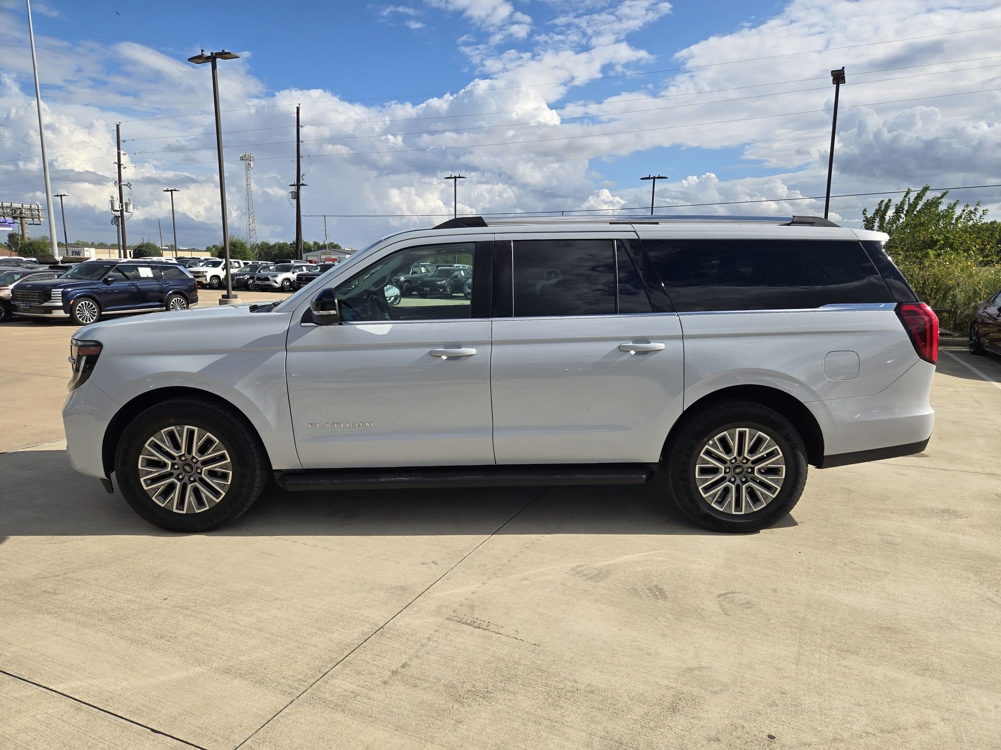 Used 2026  Ford Platinum image 5
