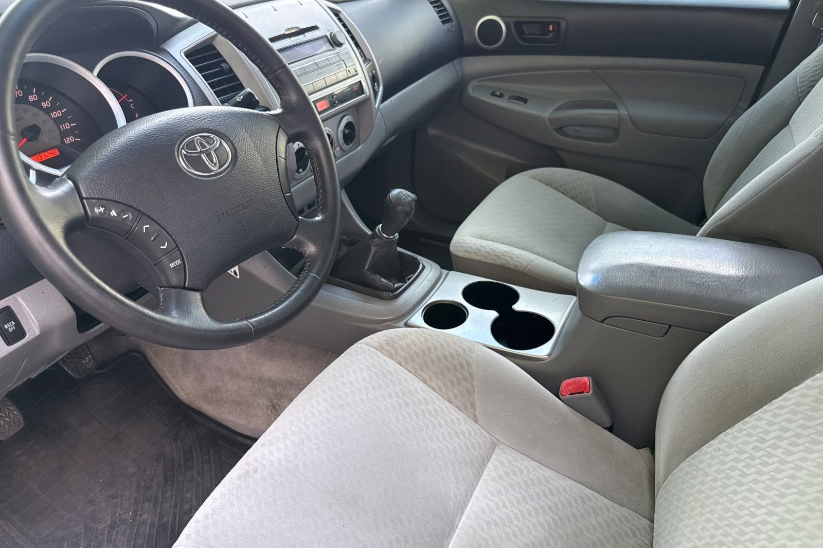 Used 2011 Silver Toyota Base image 9