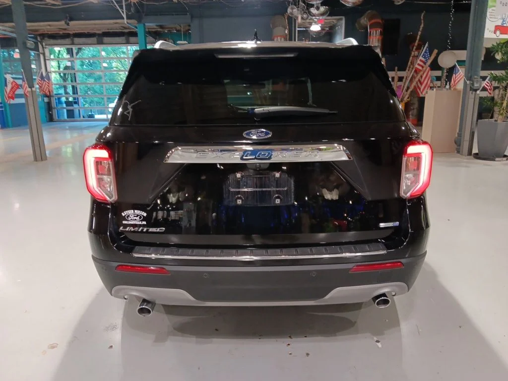Used 2020 Black Metallic Ford Limited image 7