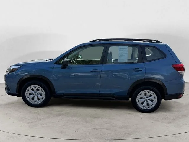 Used 2022 Horizon Blue Subaru Base image 2