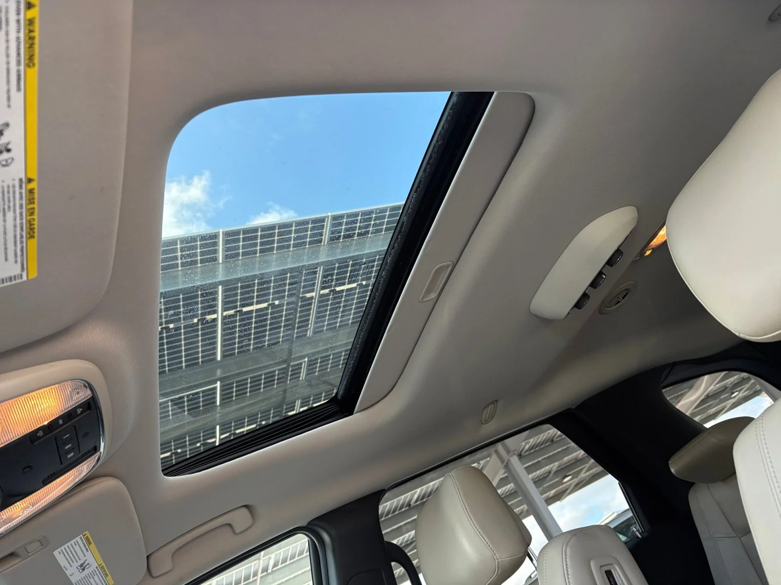Used 2016 Ivory 3-Coat Dodge Citadel image 17
