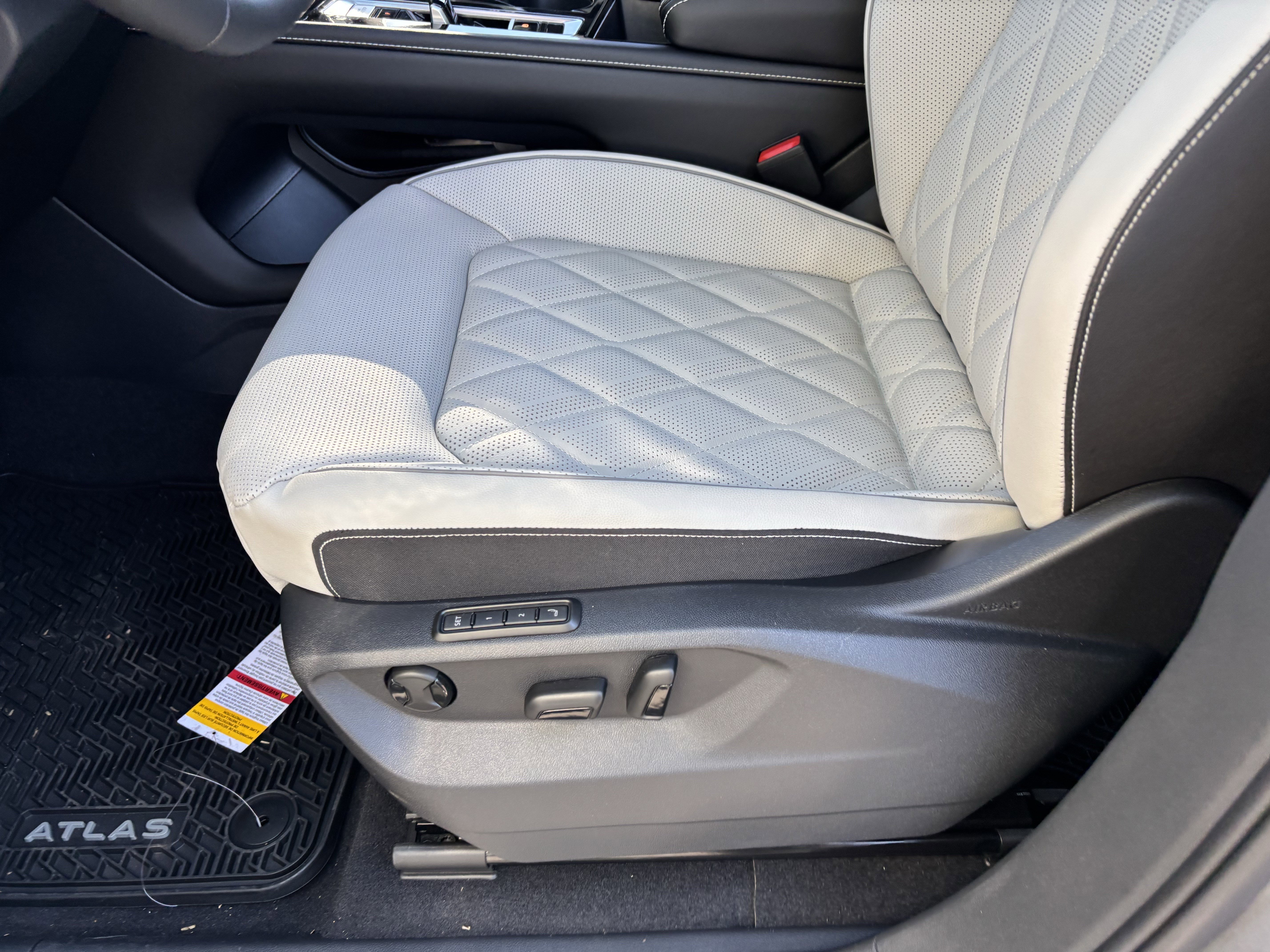 New 2026 Silver Mist Metallic Volkswagen 2.0T SEL Premium R-Line image 17