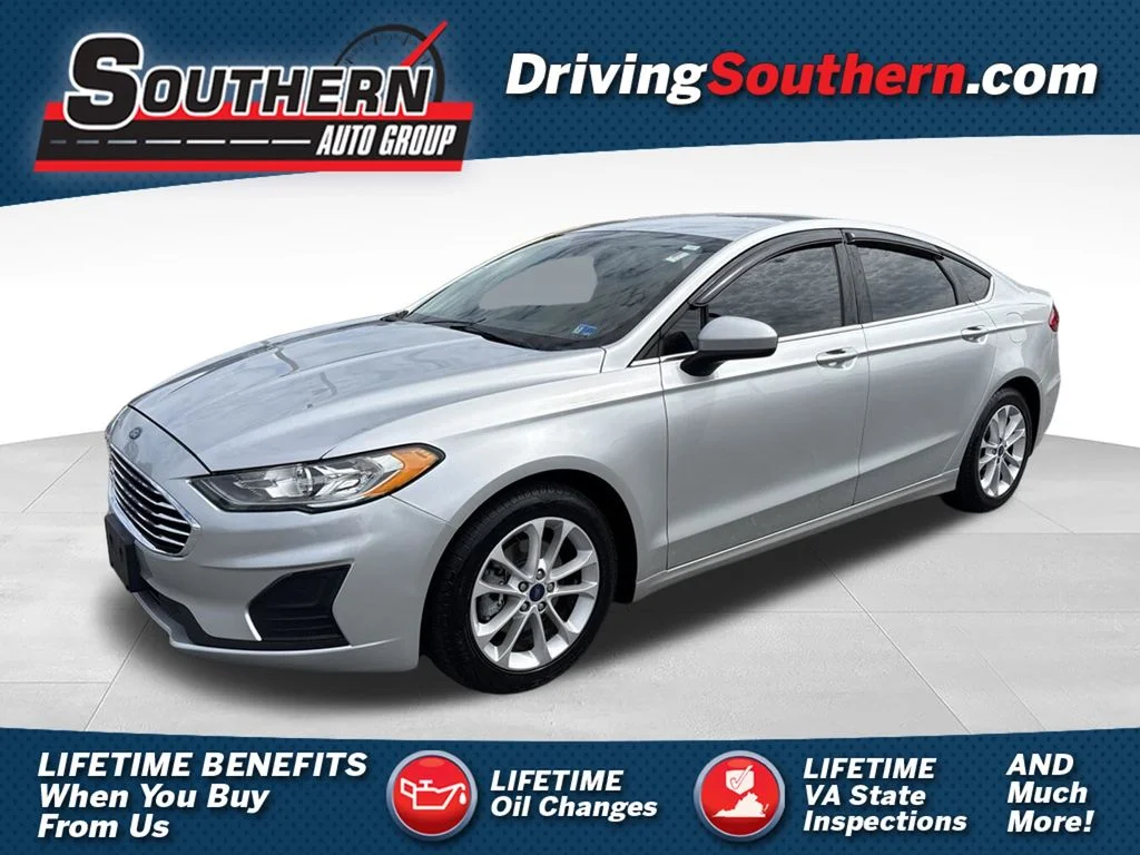 Used 2019 Silver Ford SE image 1