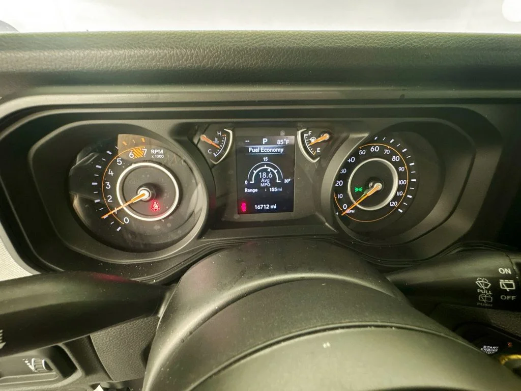 Used 2025 White Jeep Sport S image 12