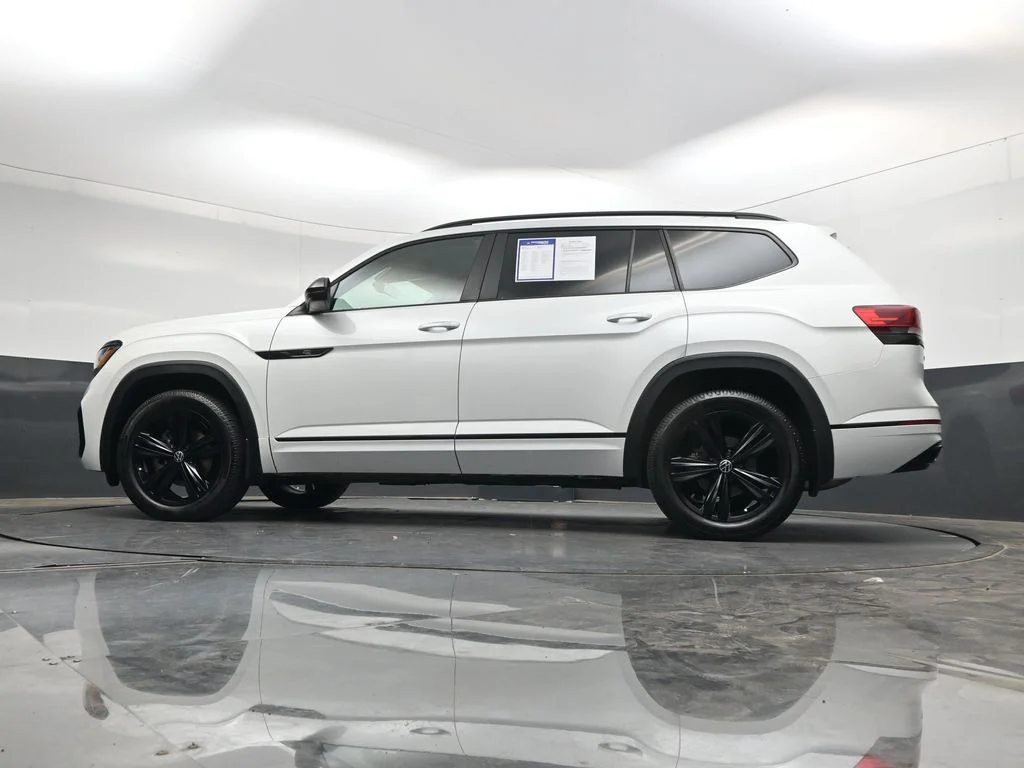 Used 2023 Opal White Volkswagen 3.6L V6 SEL R-Line image 46