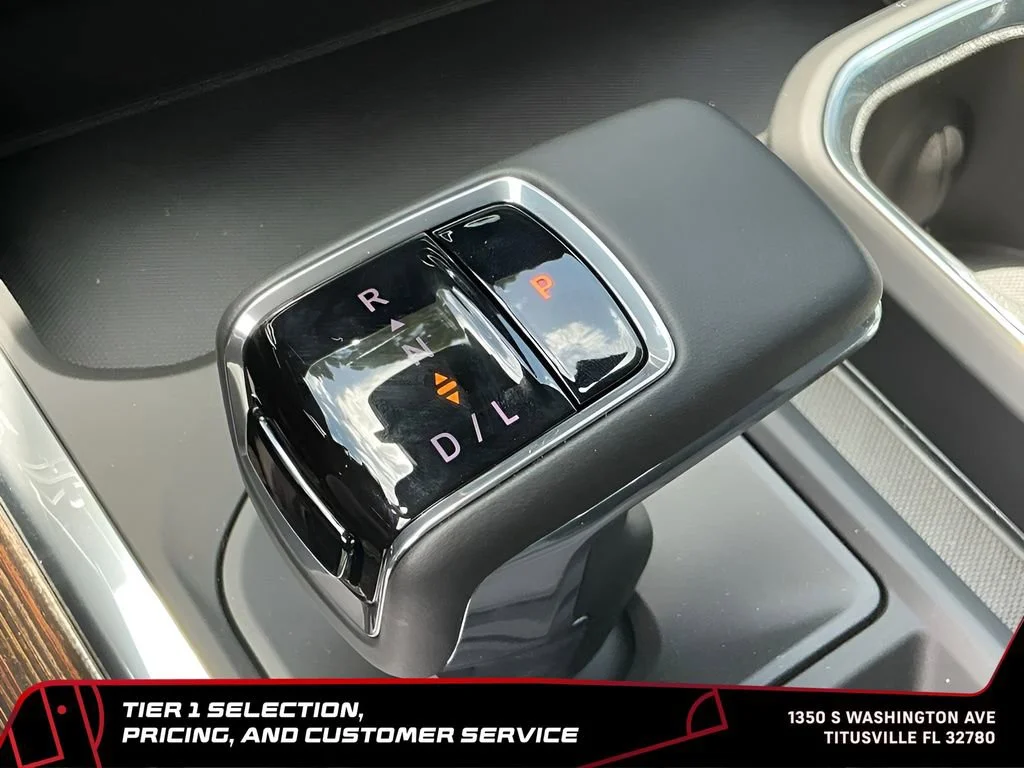 New 2026 Sterling Metallic GMC Elevation image 30