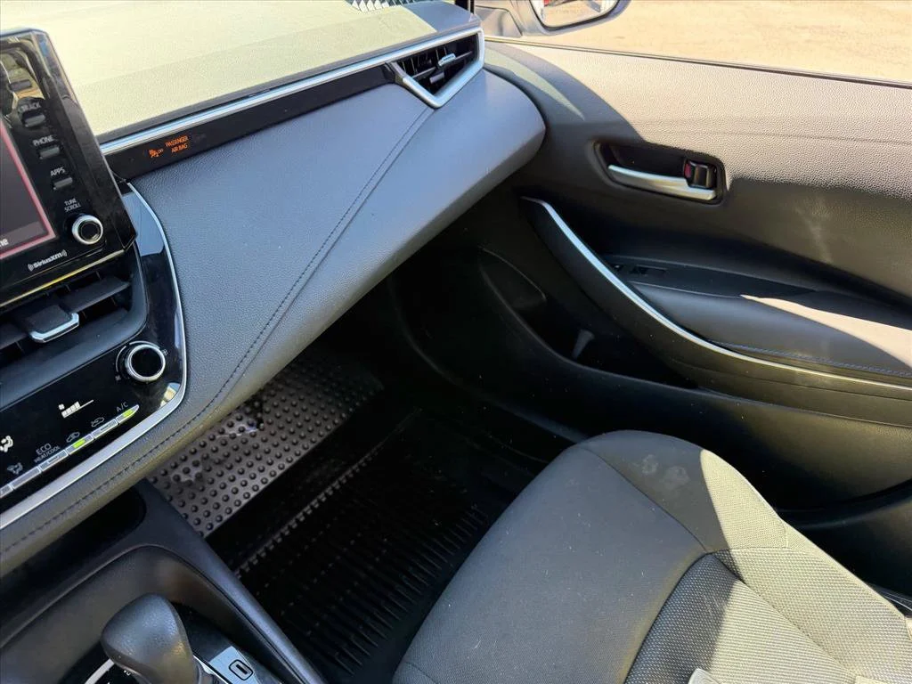 Used 2022 White Toyota SE Nightshade image 21
