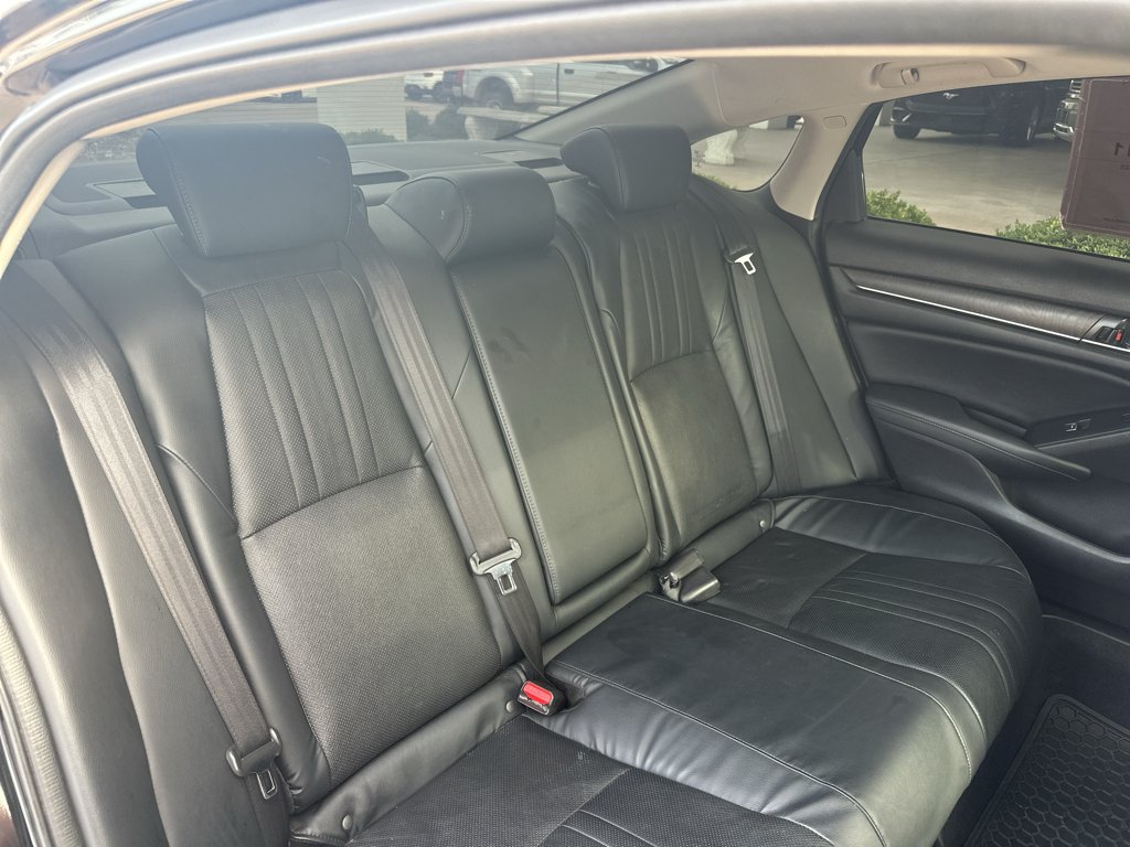 Used 2018 Crystal Black Pearl Honda Touring 1.5T image 36