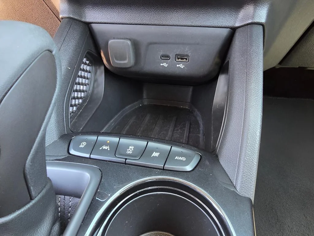Used 2025 Summit White Chevrolet LT image 19
