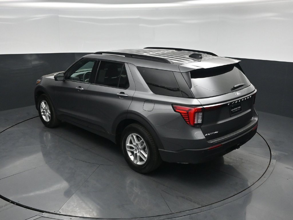 New 2027 Carbonized Gray Metallic Ford Active image 40