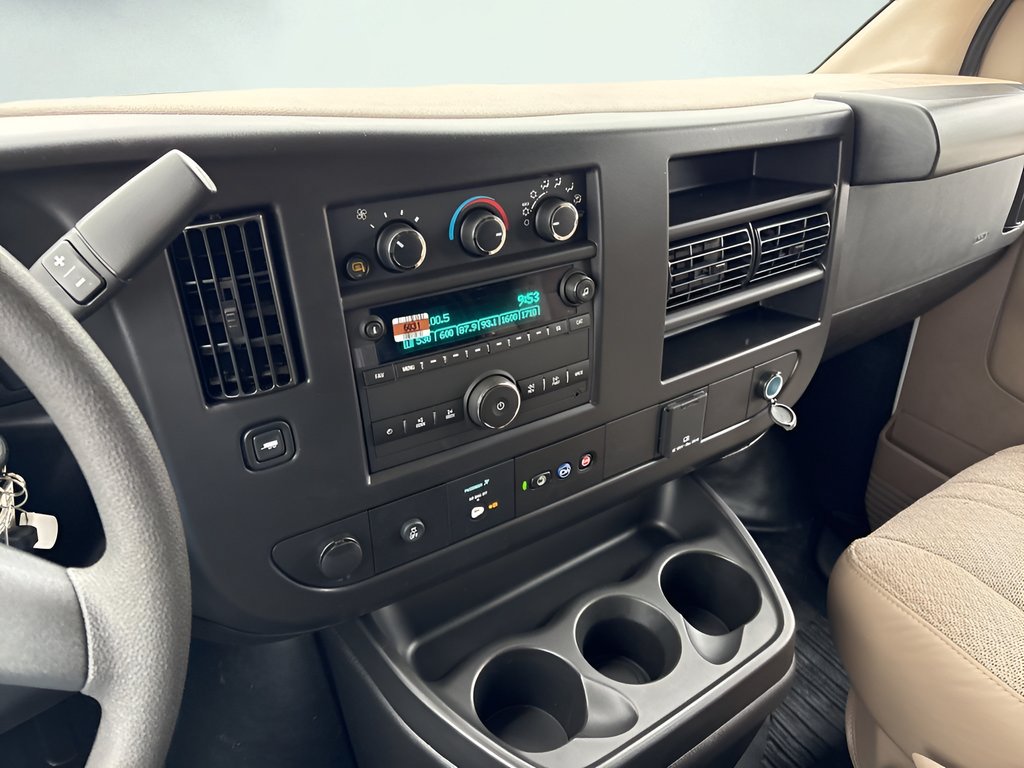 2025 Chevrolet Express Cargo Work Van - Photo 21