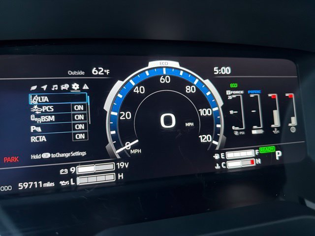 Used 2024  Toyota Limited image 34