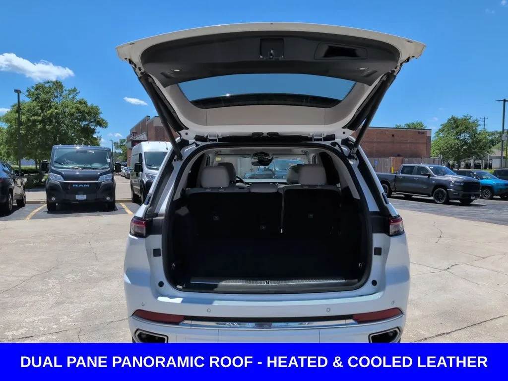 Used 2023 White Jeep Overland image 12