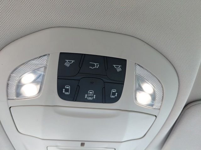 Used 2019 Crystal Metallic Chrysler Touring L Plus image 22