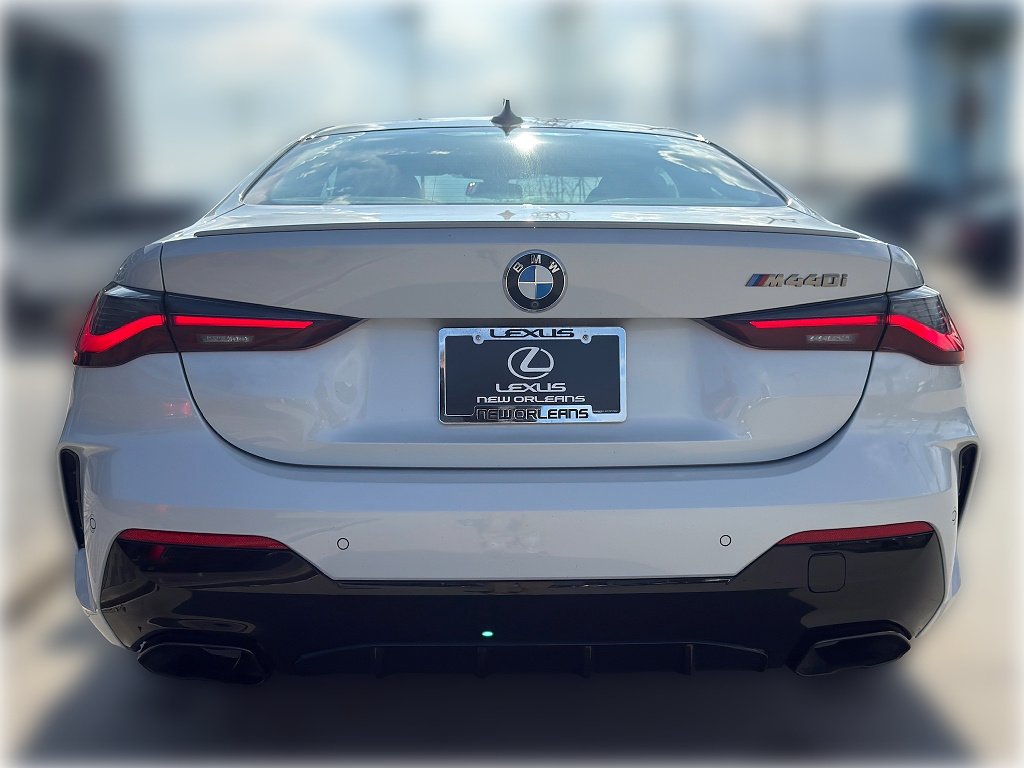 Used 2022 Alpine White BMW M440i image 7