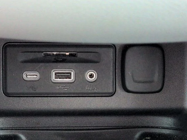 Used 2021 White Chevrolet Premier image 22