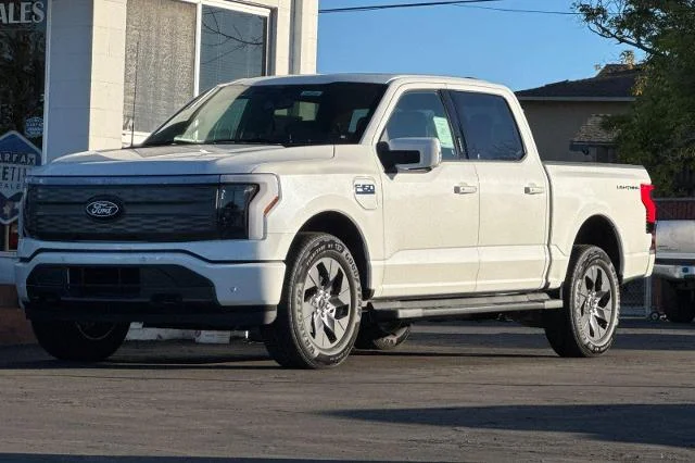 2025 Ford F-150 Lightning Lariat - Photo 8