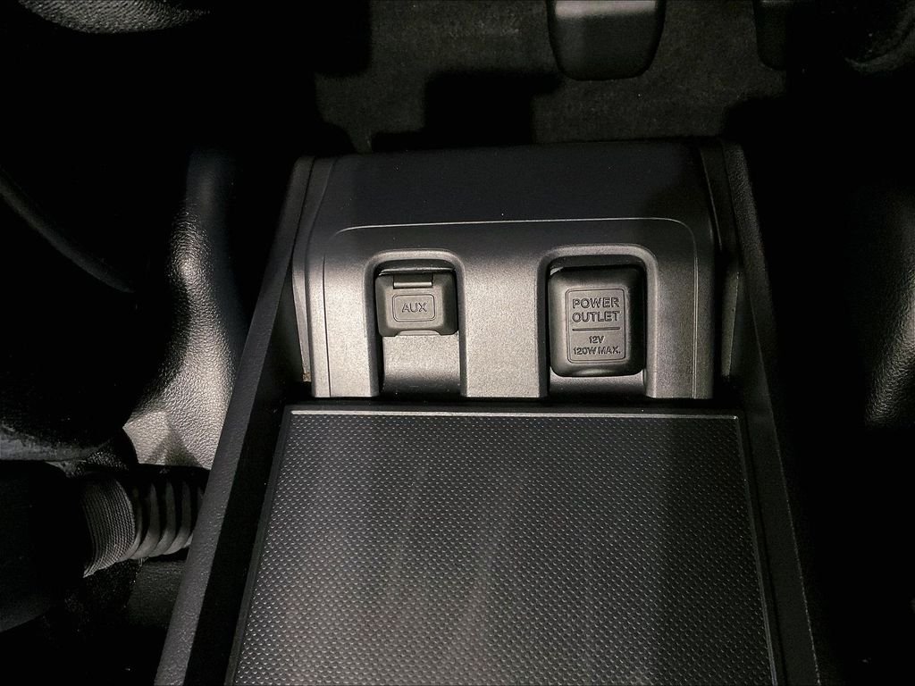 Used 2011 Gray Honda SE image 25