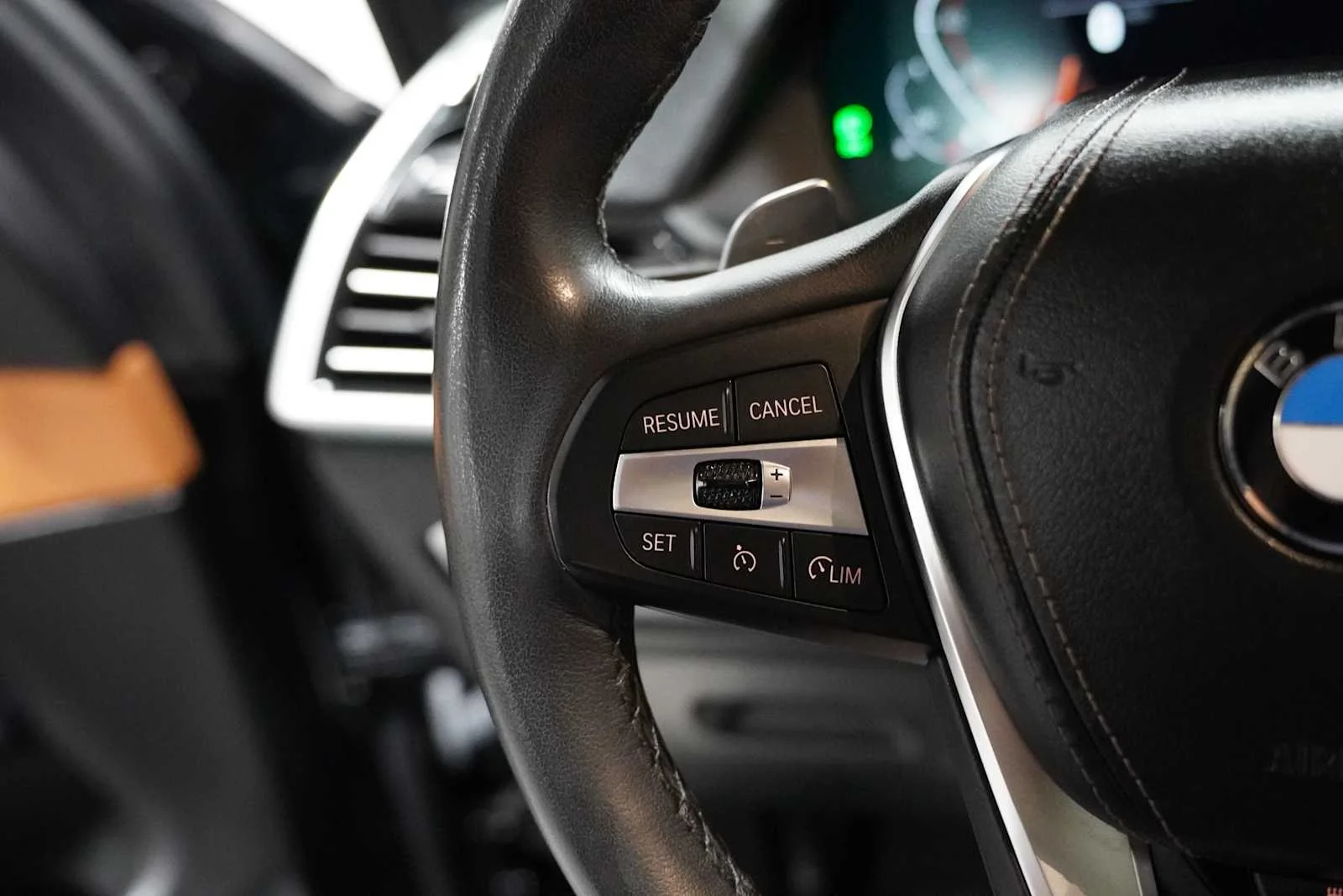 Used 2023 Jet Black BMW xDrive40i image 23