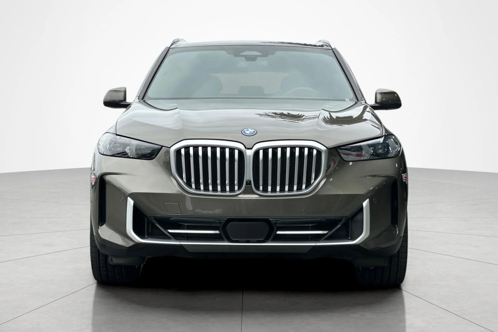 Used 2024 Manhattan Green Metallic BMW xDrive50e image 8