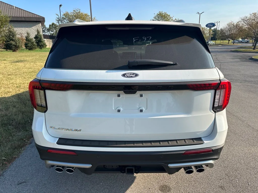 New 2027 Star White Metallic Tri-Coat Ford Platinum™ image 11