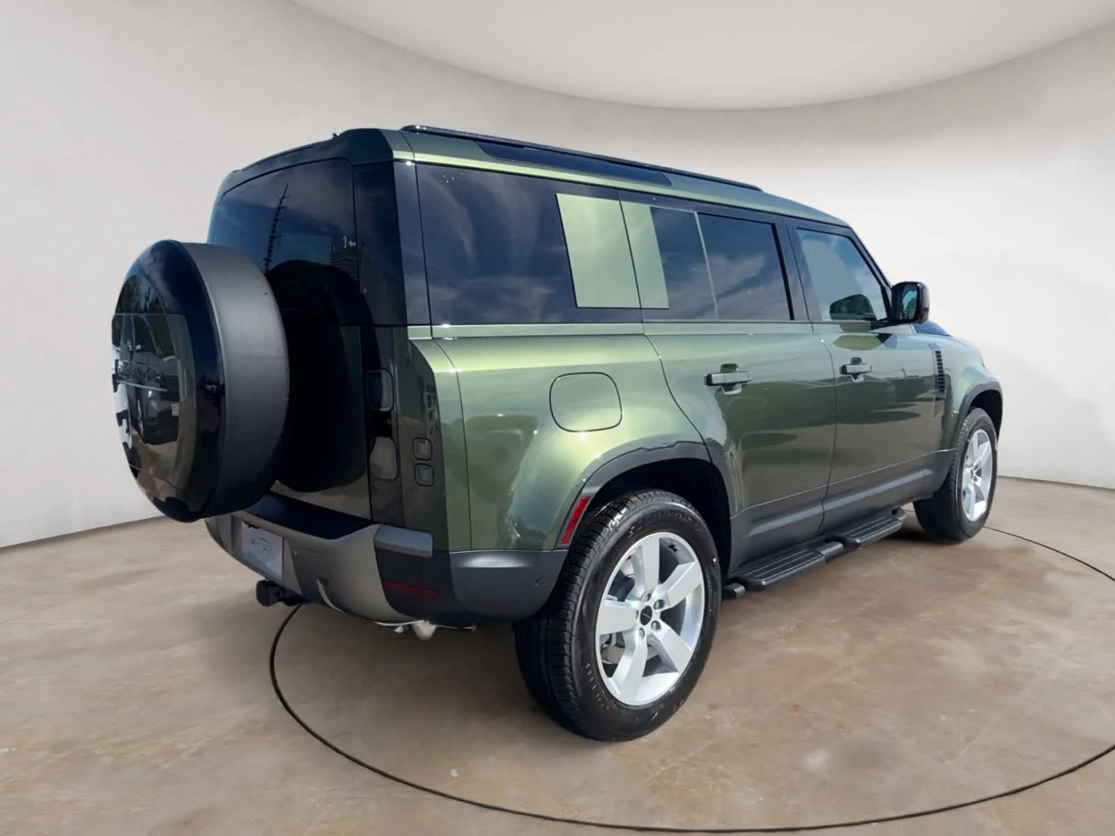 New 2026 Woolstone Green Land Rover S image 5
