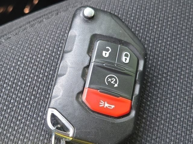 Used 2022 Firecracker Red Clearcoat Jeep Altitude image 37