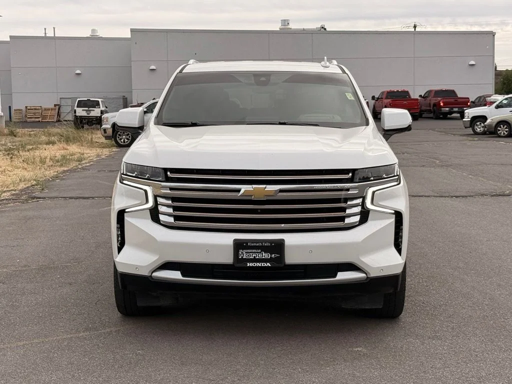 Used 2021 Pearl Chevrolet High Country image 9
