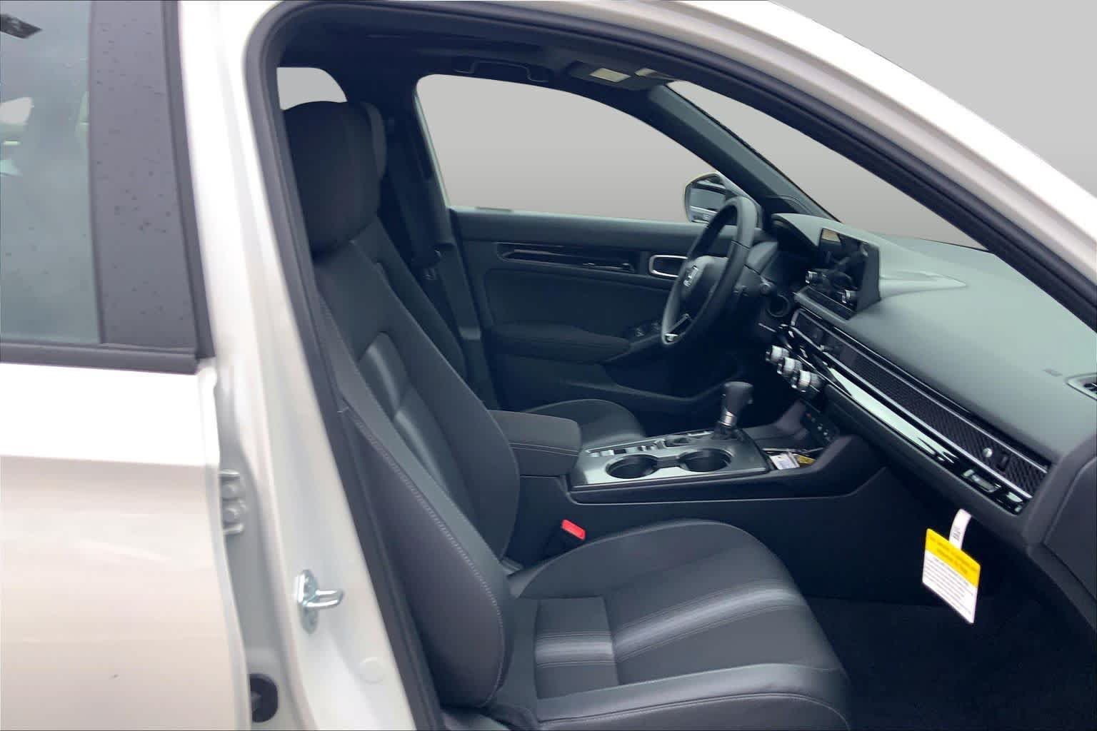 Used 2026 Platinum White Pearl Honda Sport image 9