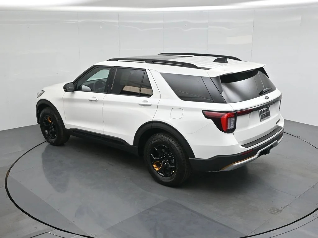 New 2026 Star White Metallic Tri-Coat Ford Tremor image 43