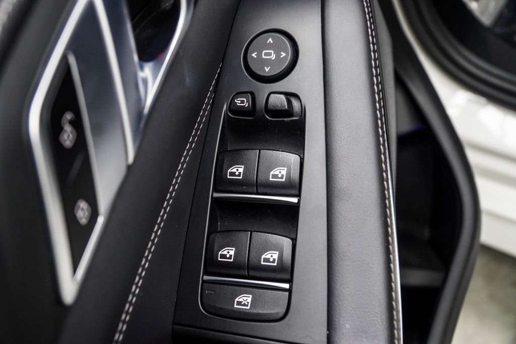 Used 2022 White BMW M50i image 36