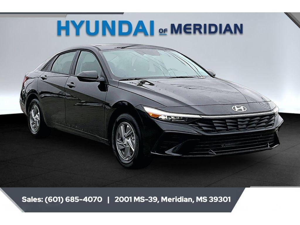 New 2026 ABYSS BLACK Hyundai SE image 1