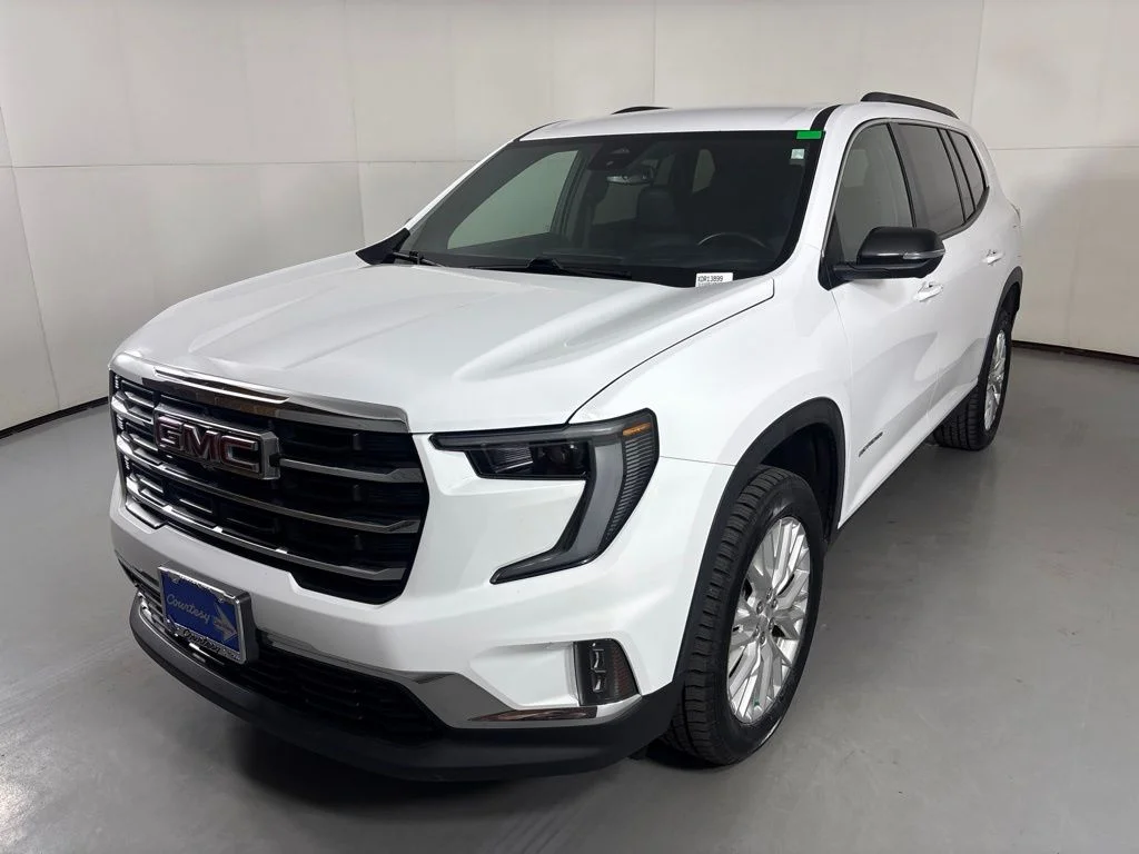 Used 2024 White GMC Elevation image 4