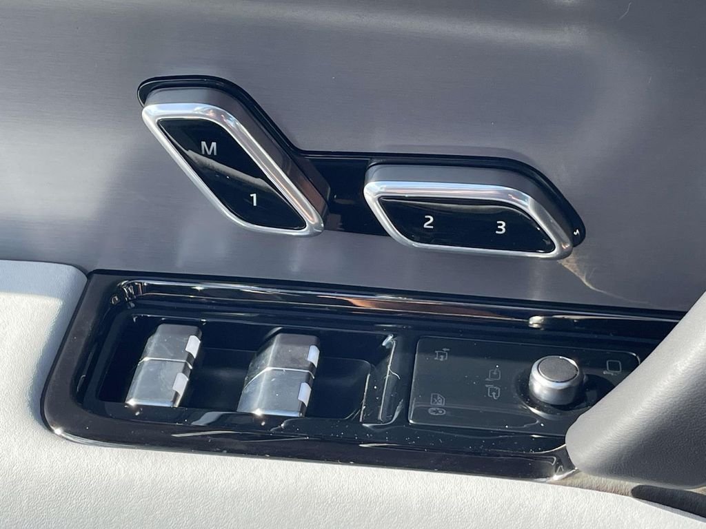 New 2027 Varesine Blue Land Rover SE image 32