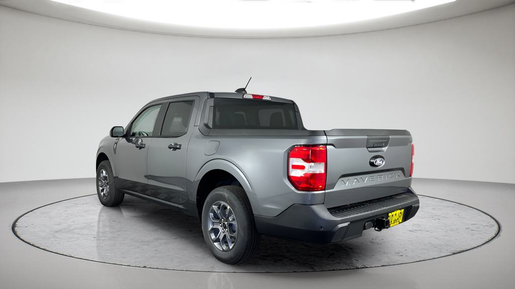 New 2026 Carbonized Gray Metallic Ford XLT image 5