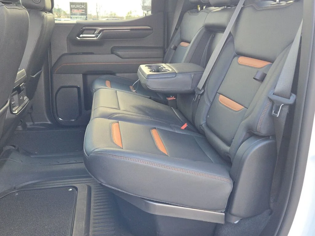 Used 2022 White GMC AT4 image 20