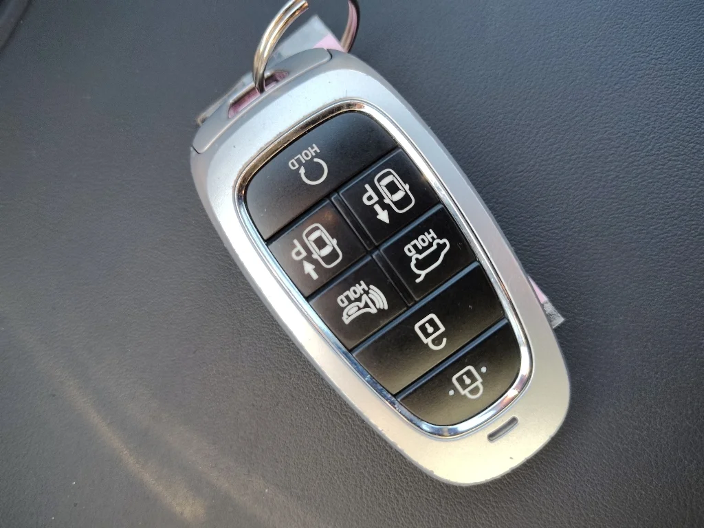 Used 2025 Hyper White Hyundai Calligraphy image 26