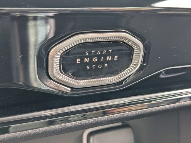 New 2026 Silver Zynith Exterior Paint Jeep Altitude image 26