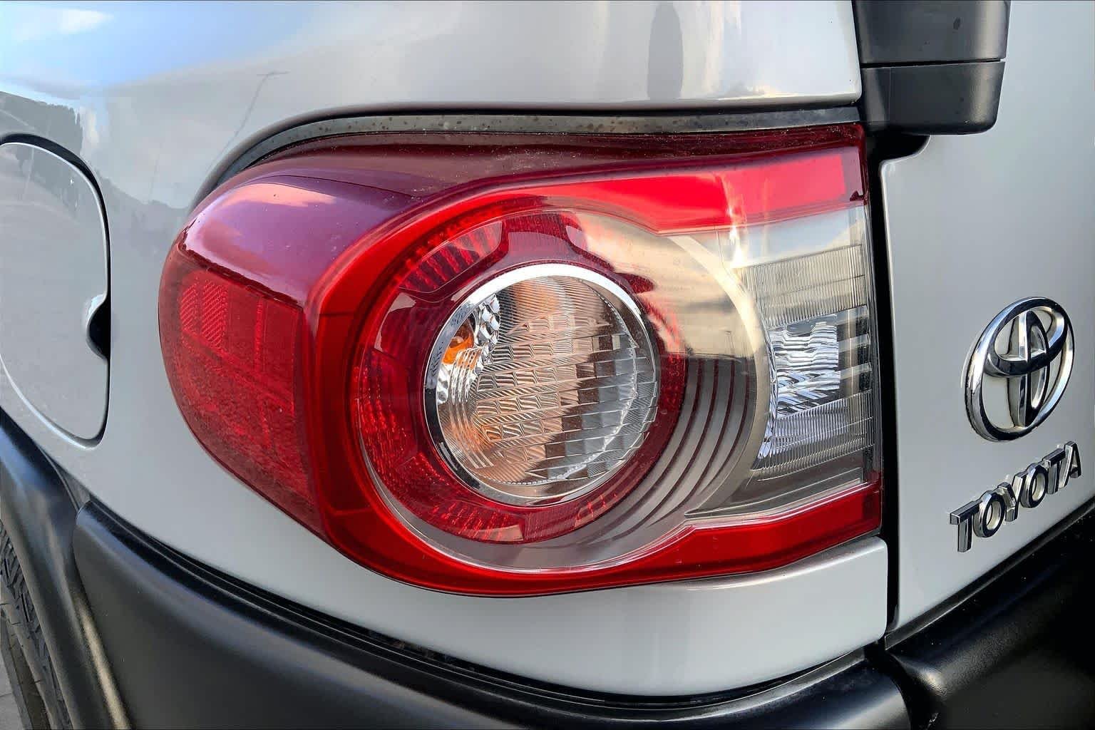 Used 2014 Cement Toyota  image 28