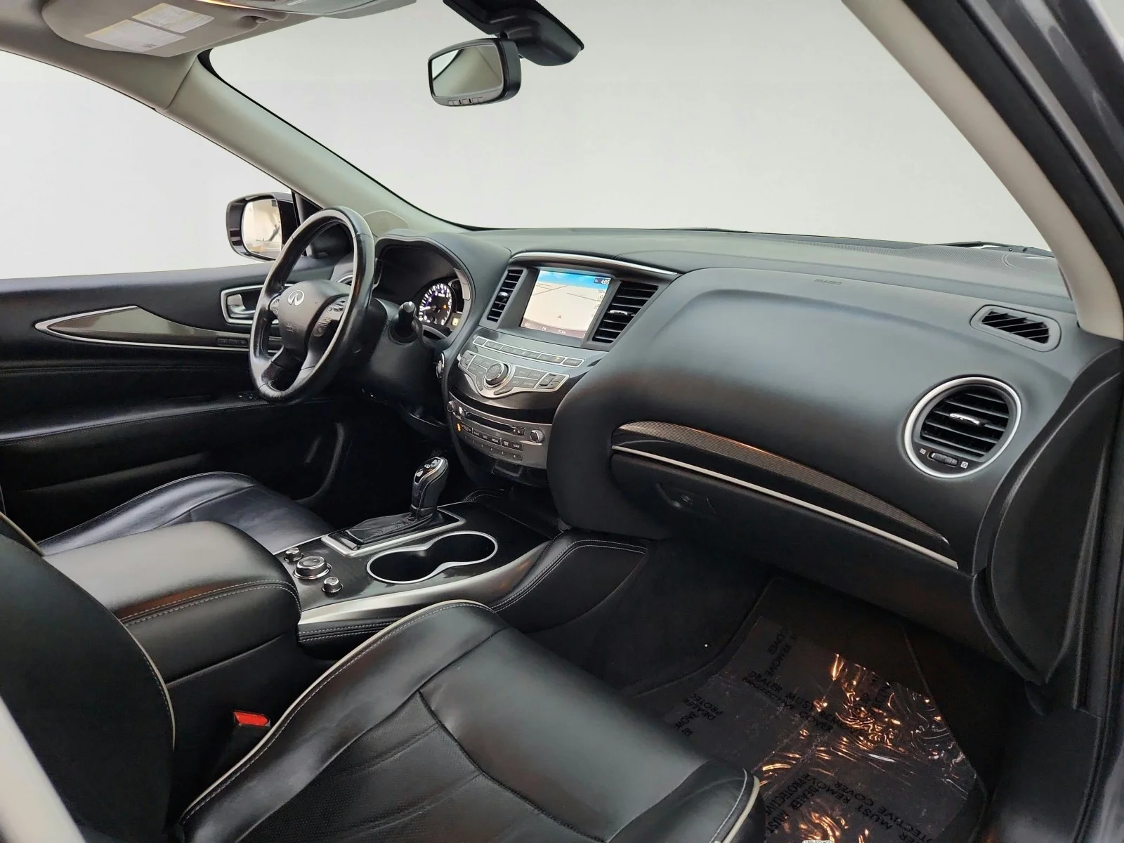 Used 2017 Graphite Shadow INFINITI  image 25