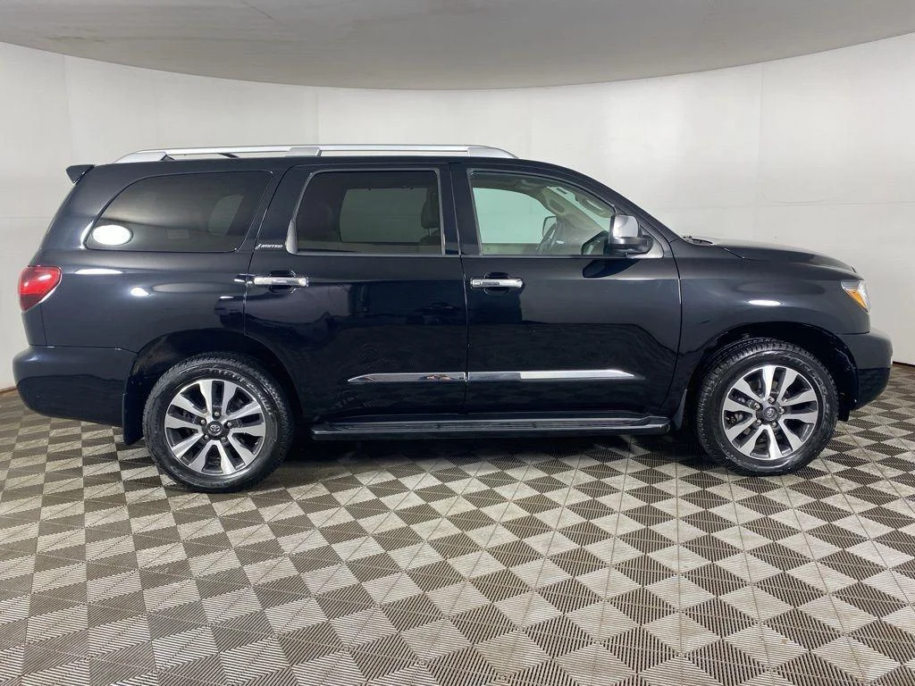 Used 2018 Midnight Black Metallic Toyota Limited image 8