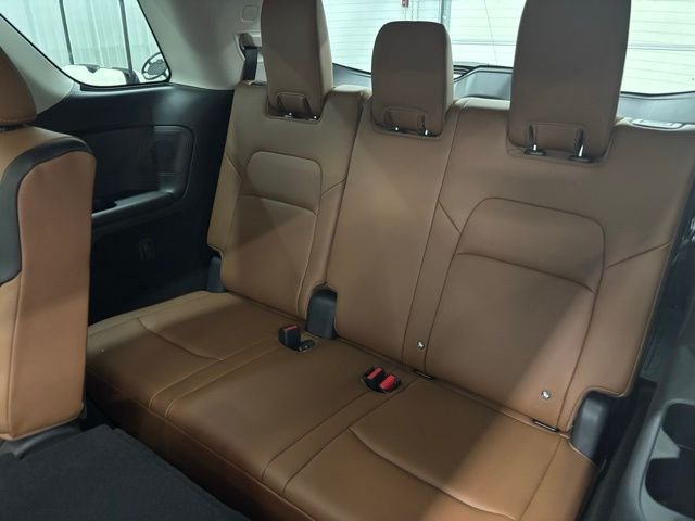 Used 2025 Black Nissan Platinum image 11