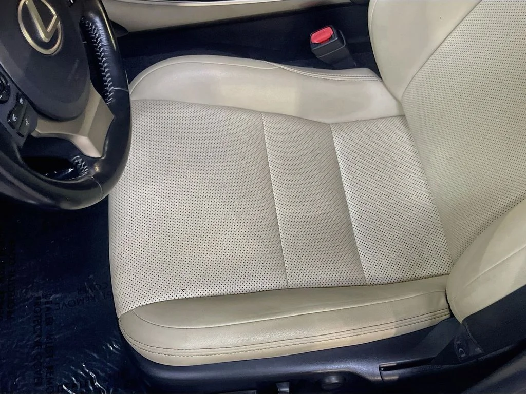 Used 2016 White Lexus 200t image 18